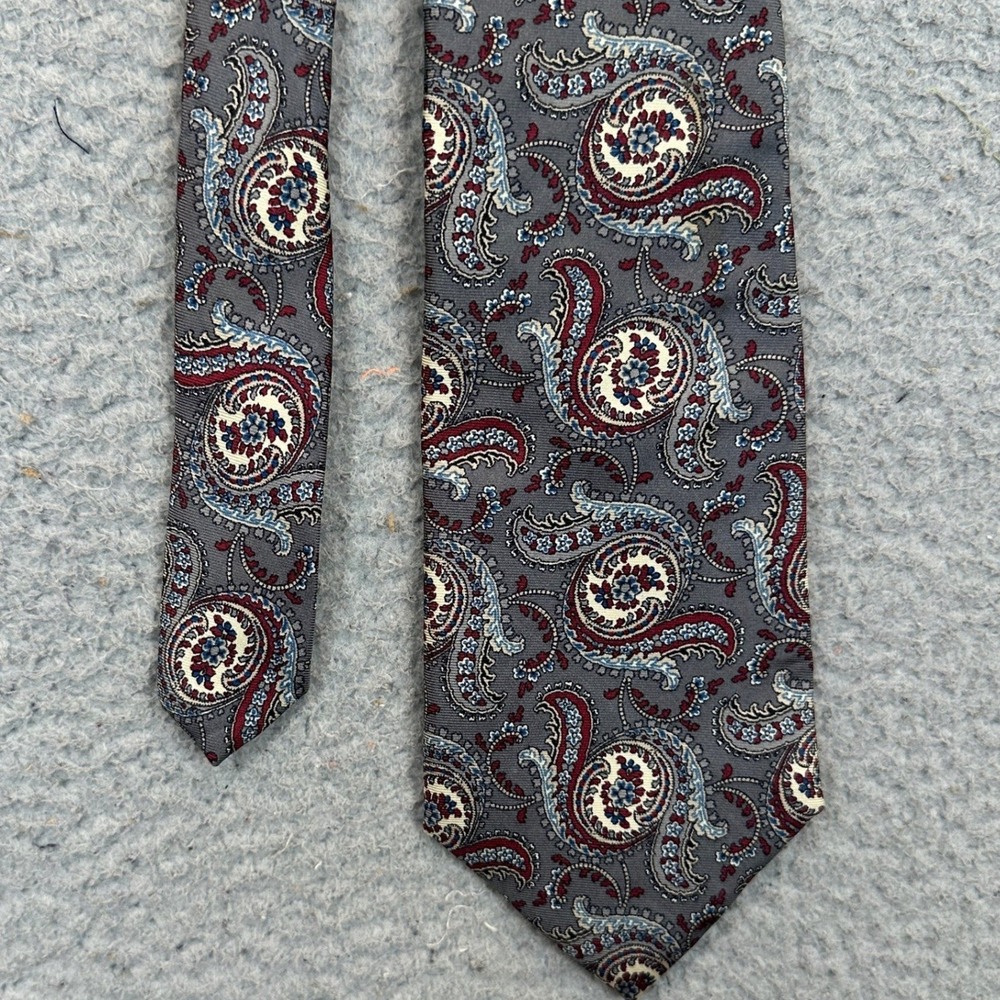 Christian Dior 100% Silk Tie Mens OS Paisley Grey Burgundy Blue Made In USA EUC